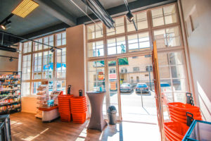 eingangstuere-nestle-shop