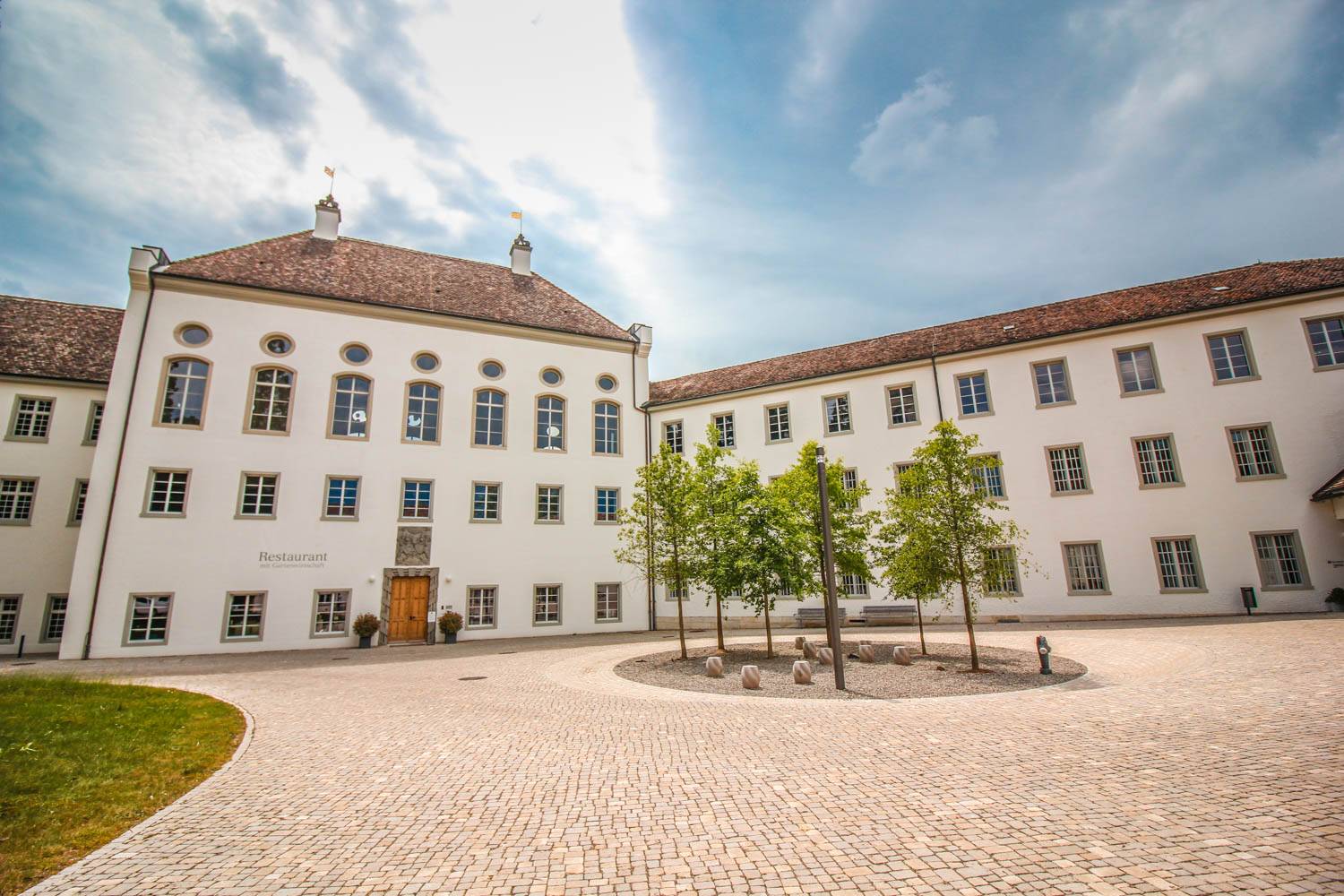 klosterplatz-klosterinsel-rheinau