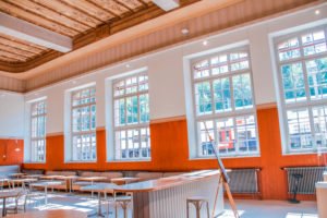 restaurant-schallschutz-sprossenfenster-eisenbahn